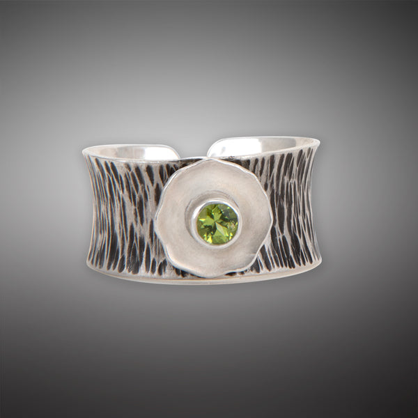 Flower  Finger Cuff With Peridot